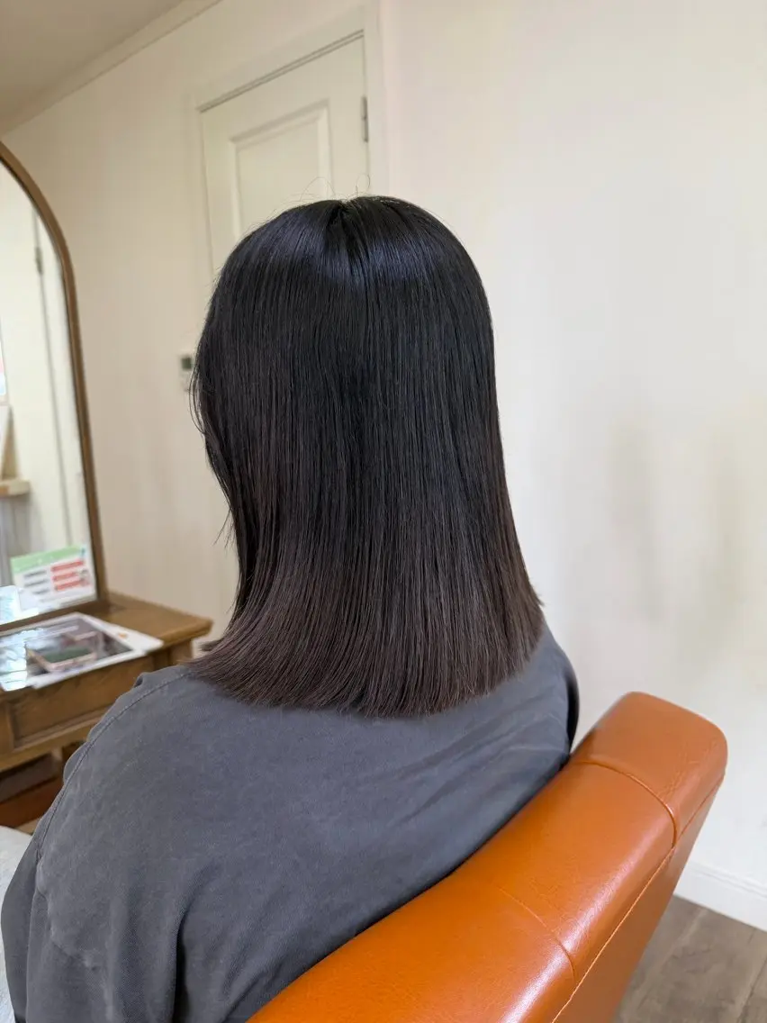 ミディアム 切りっぱなしボブ ボブ カット 望月 芽依のヘアスタイル