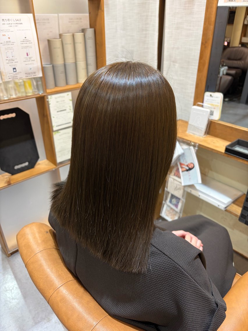 ミディアム カット ヘアカラー 白谷 沙樹のヘアスタイル