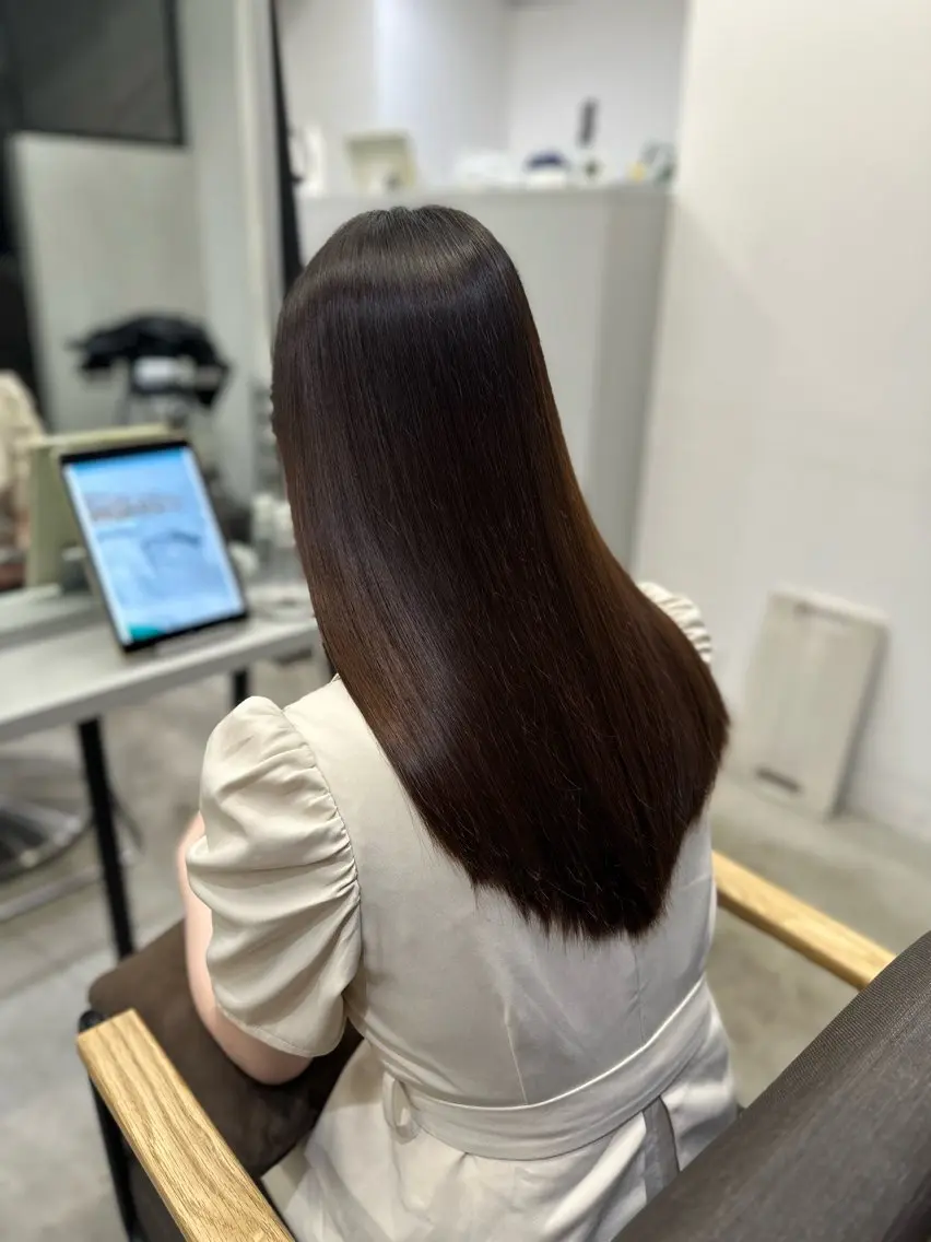 セミロング パーマ 縮毛矯正 ハイトーンカラー が絶対可愛い✨泰聖✨のヘアスタイル