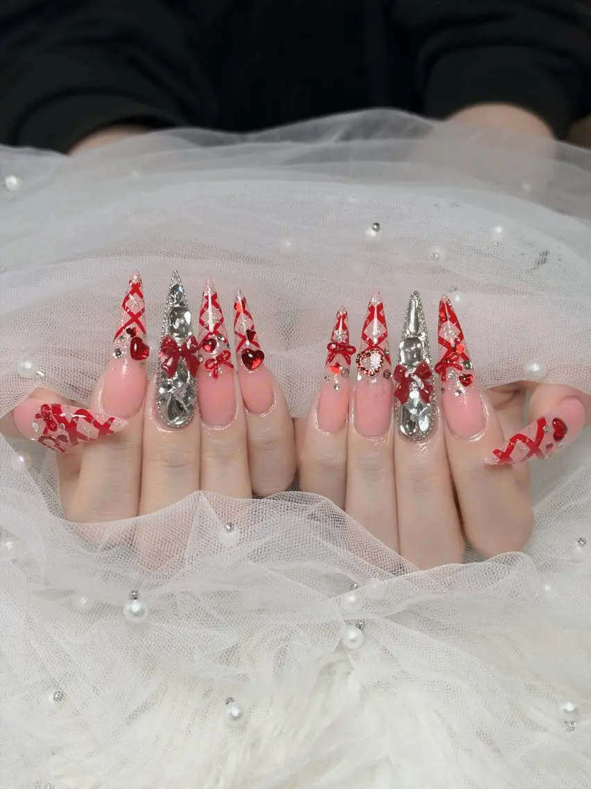 ネイル チークネイル ドット フレンチネイル グラデーション ハート ハンドネイル Julli NailStudioのネイルデザイン
