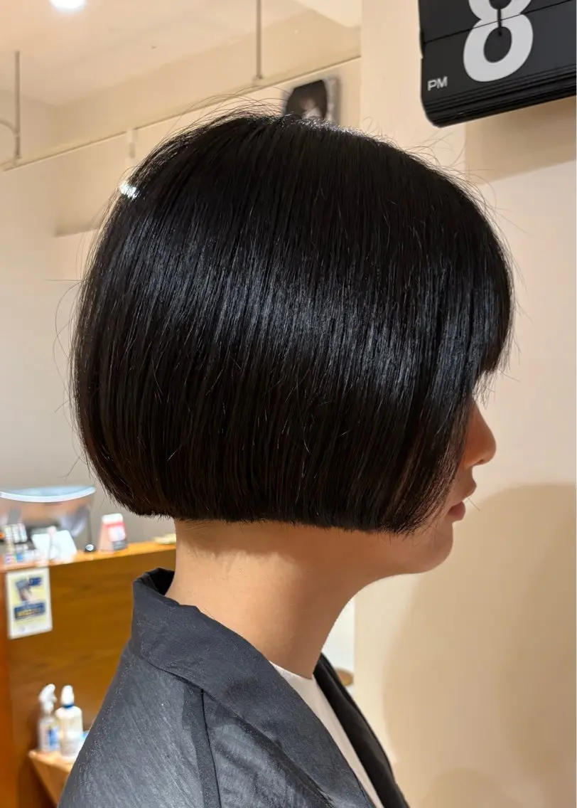 ミディアム 切りっぱなしボブ ボブ カット 🎨艶感ニュアンス カラー🐬櫻井海星のヘアスタイル