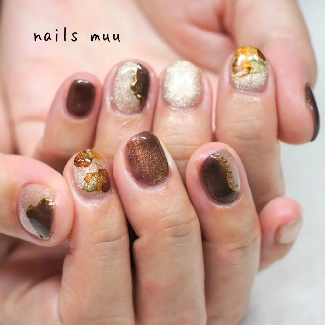 ネイル アートネイル ブラウン マグネットネイル ショートネイル nails muu まゆのネイルデザイン