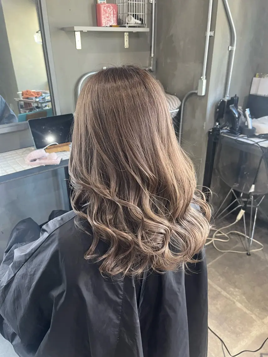ミディアム カラー グレージュ シアーグレージュ カット ヘアカラー トリートメント 透明感♥韓国ヘア HINAのヘアスタイル