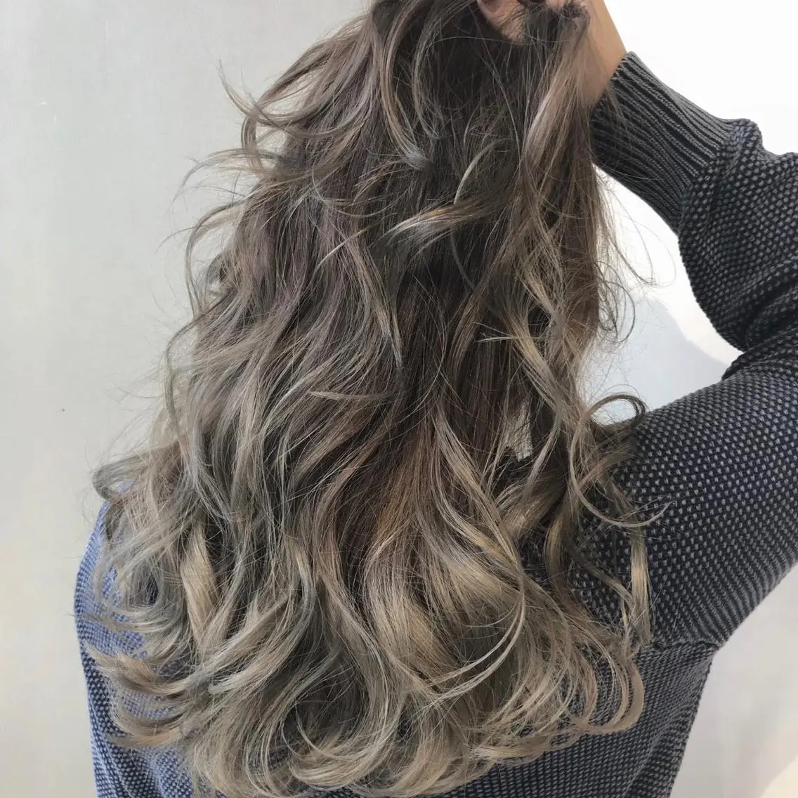 ロング カラー ヘアアレンジ 【公式】amble luxe池袋東口🩷のヘアスタイル