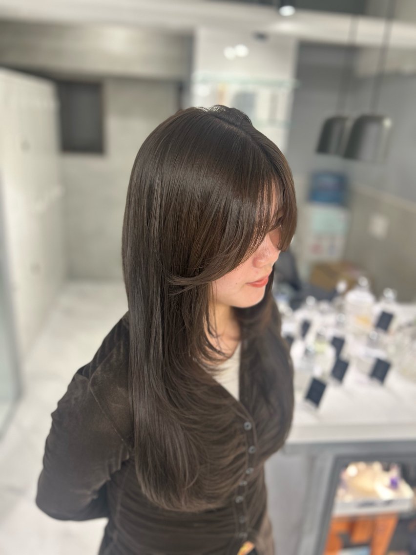 カラー ベージュカラー オリーブベージュ カット ヘアカラー ❤︎REIKA❤︎ ブリーチなしWカラーのヘアスタイル
