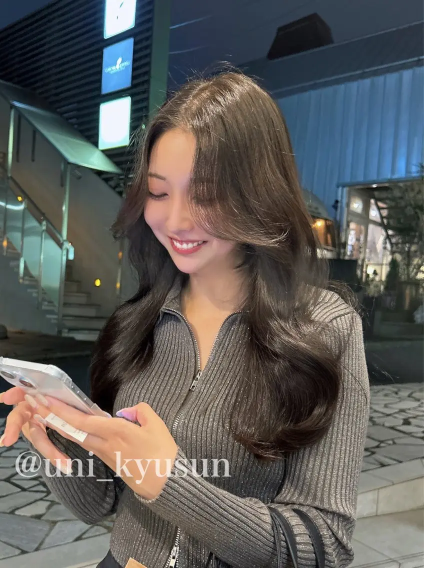 ロング カラー カット ヘアカラー トリートメント 本格韓国ヘア🇰🇷 【uni】キューさんのヘアスタイル