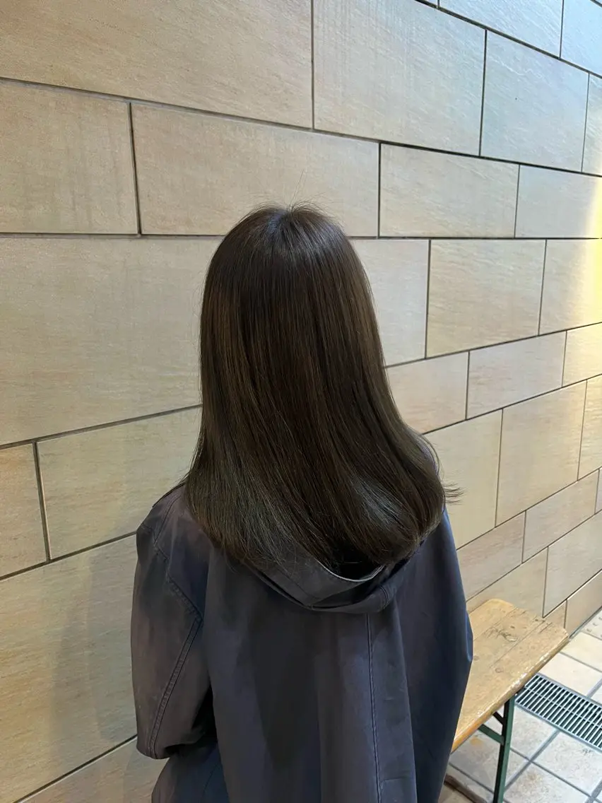 セミロング カラー ブリーチリタッチ🧹 miyukiのヘアスタイル