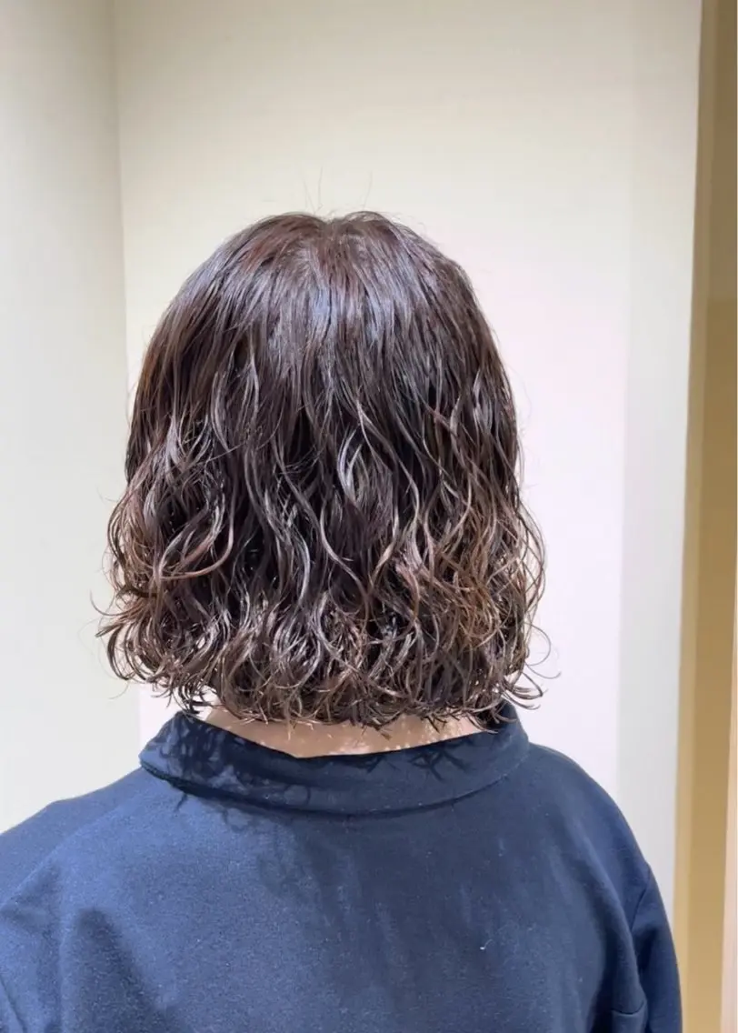 ミディアム パーマ ミディアムパーマ カット パーマ トリートメント 山口 陸のヘアスタイル