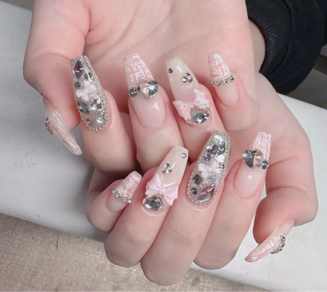 ネイル フレンチネイル ジェルネイル ガラスフレンチ ハロウィン ハート ハンドネイル H.baby Nail Salonのネイルデザイン