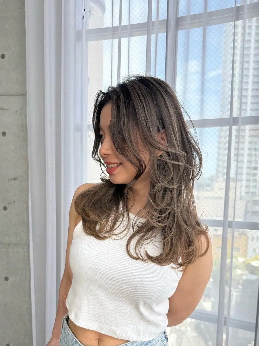 ロング カラー バレイヤージュ ブリーチ ケアブリーチ 透明感カラー レイヤーカット カット ヘアカラー Kensho 京都駅 ケアブリーチのヘアスタイル