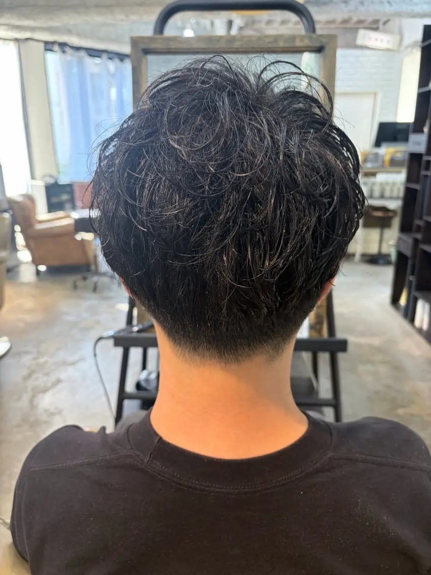 ショート パーマ メンズ メンズショート 刈り上げ ショートヘア カット パーマ トリートメント 妙見 知洋のヘアスタイル