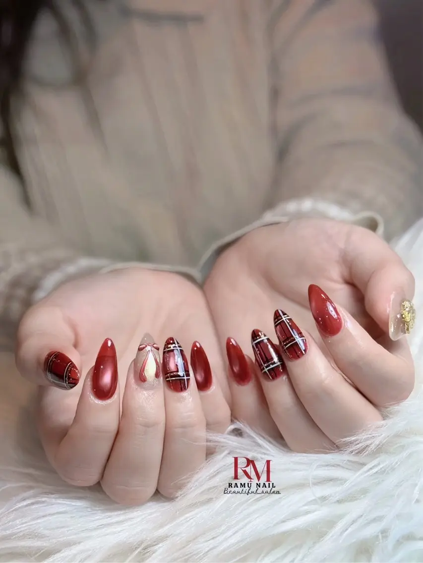 ネイル キラキラネイル マグネットネイル ミラーネイル ワンホンネイル 冬ネイル ハンドネイル RAMU Nail 恵比寿店のネイルデザイン