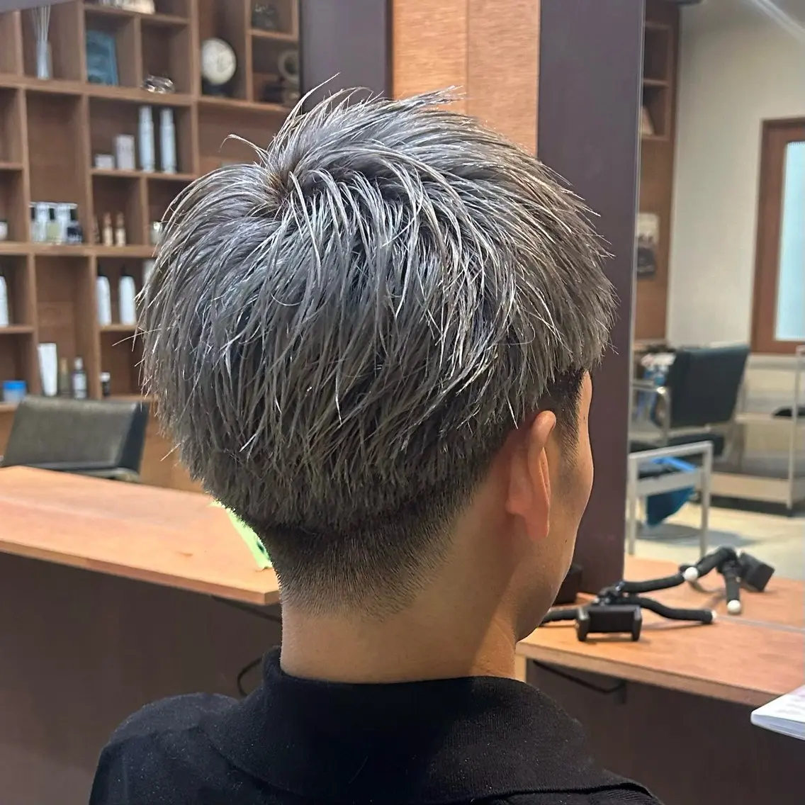 ショート カラー メンズ ショートヘア メンズパーマ✨️村越 雄斗のヘアスタイル