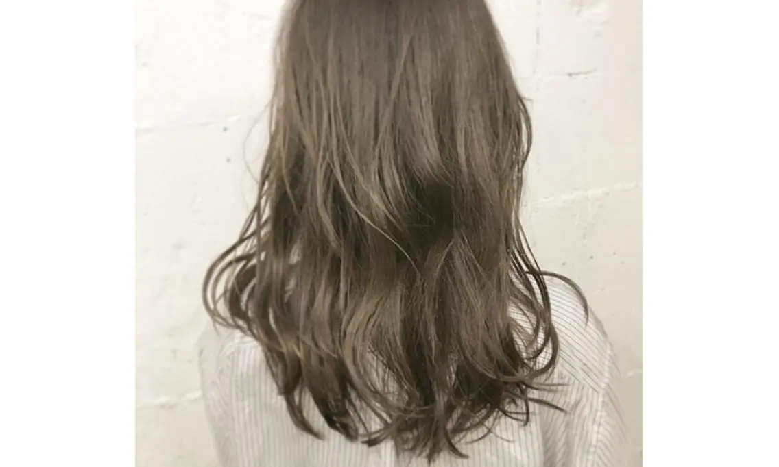 カラー LUMIA/オーナー 西田わかばのヘアスタイル