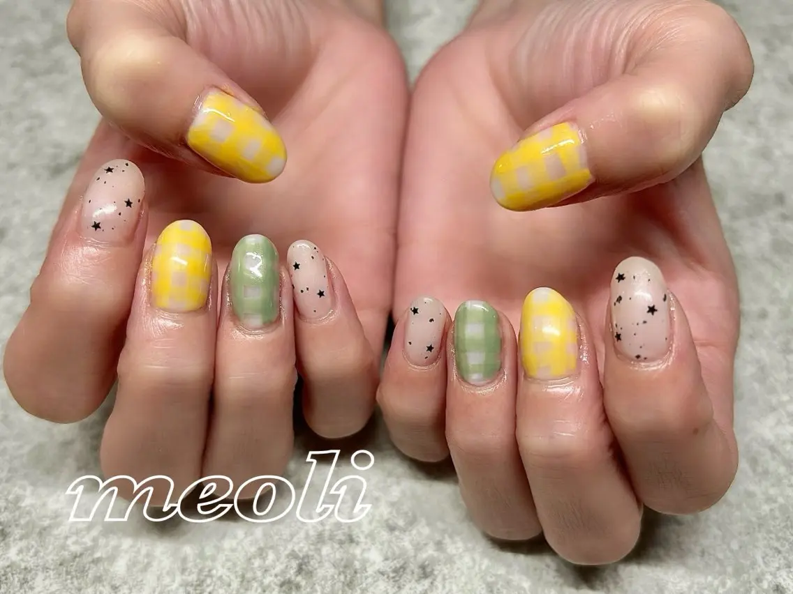 ネイル グリーン 黄色 nail salon meoli　アヤのネイルデザイン