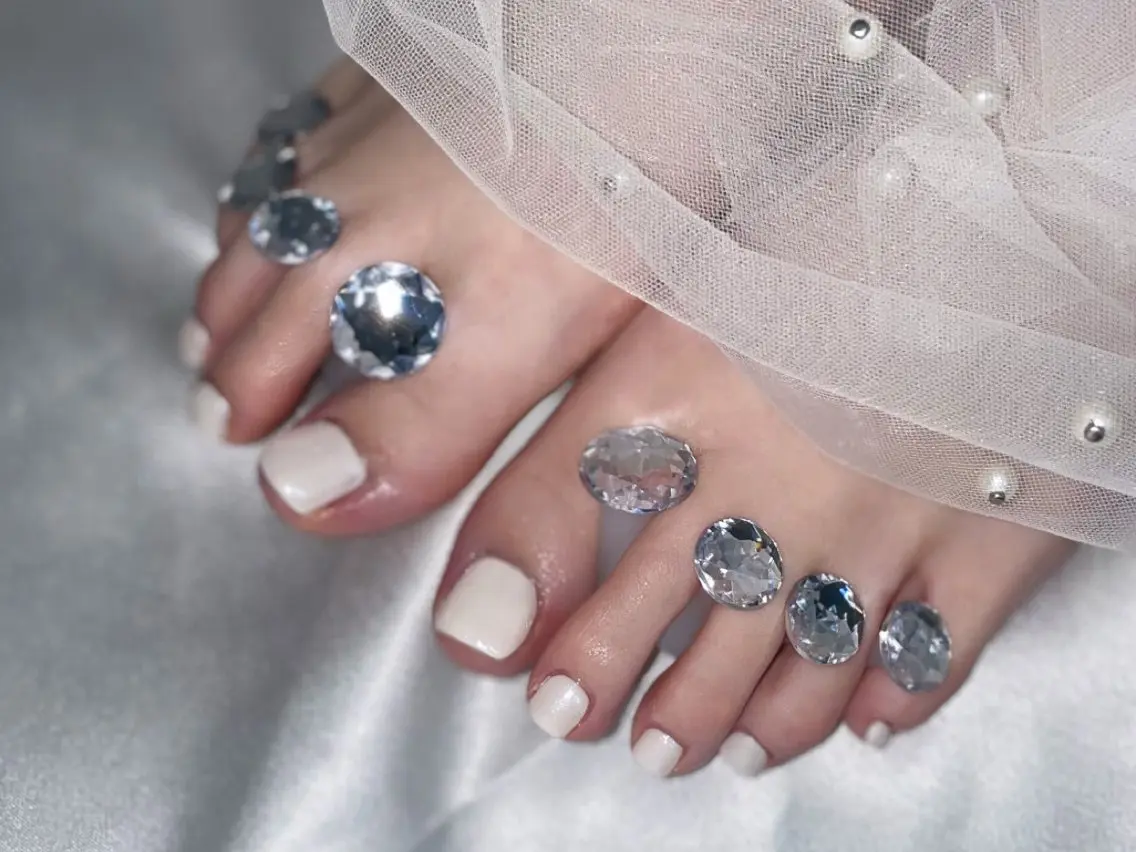 ネイル ミラーネイル フットネイル Nail salon Noirのネイルデザイン