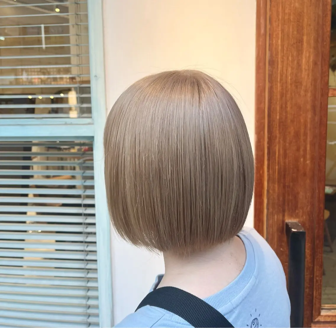 ショート カラー ブリーチ 透明感カラー さとう ちほみ🐼のヘアスタイル
