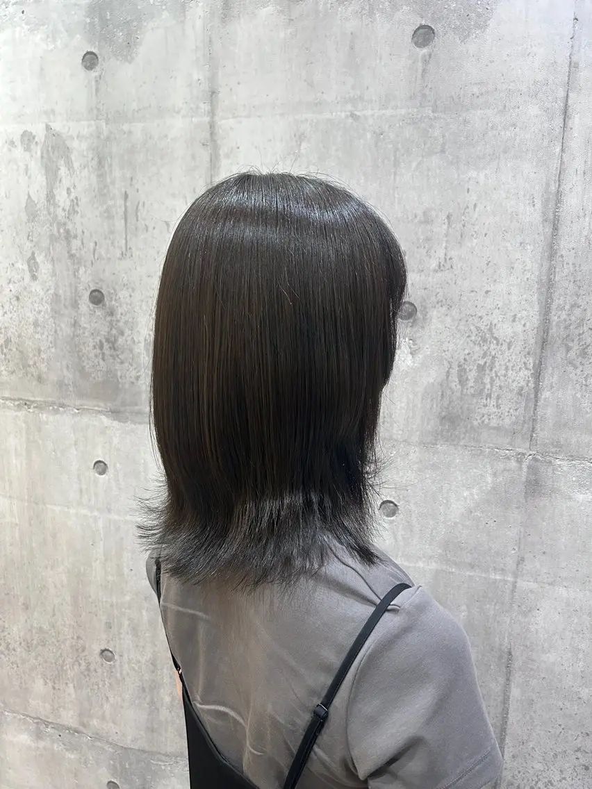 ミディアム カラー アッシュ 山田 祐梨菜のヘアスタイル