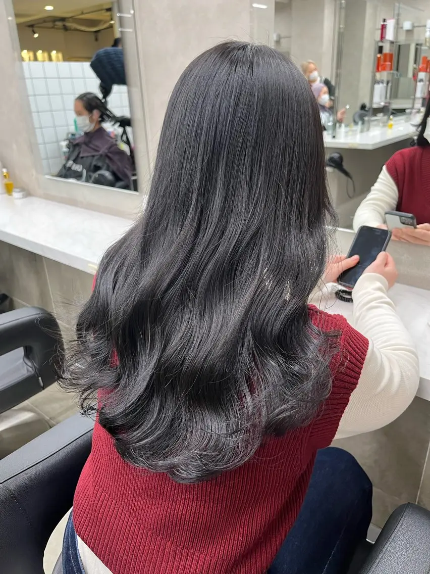 ロング ヘアカラー トリートメント ヘッドスパ ヘアセット 寒色/ベージュヘア ブリーチありMiOのヘアスタイル