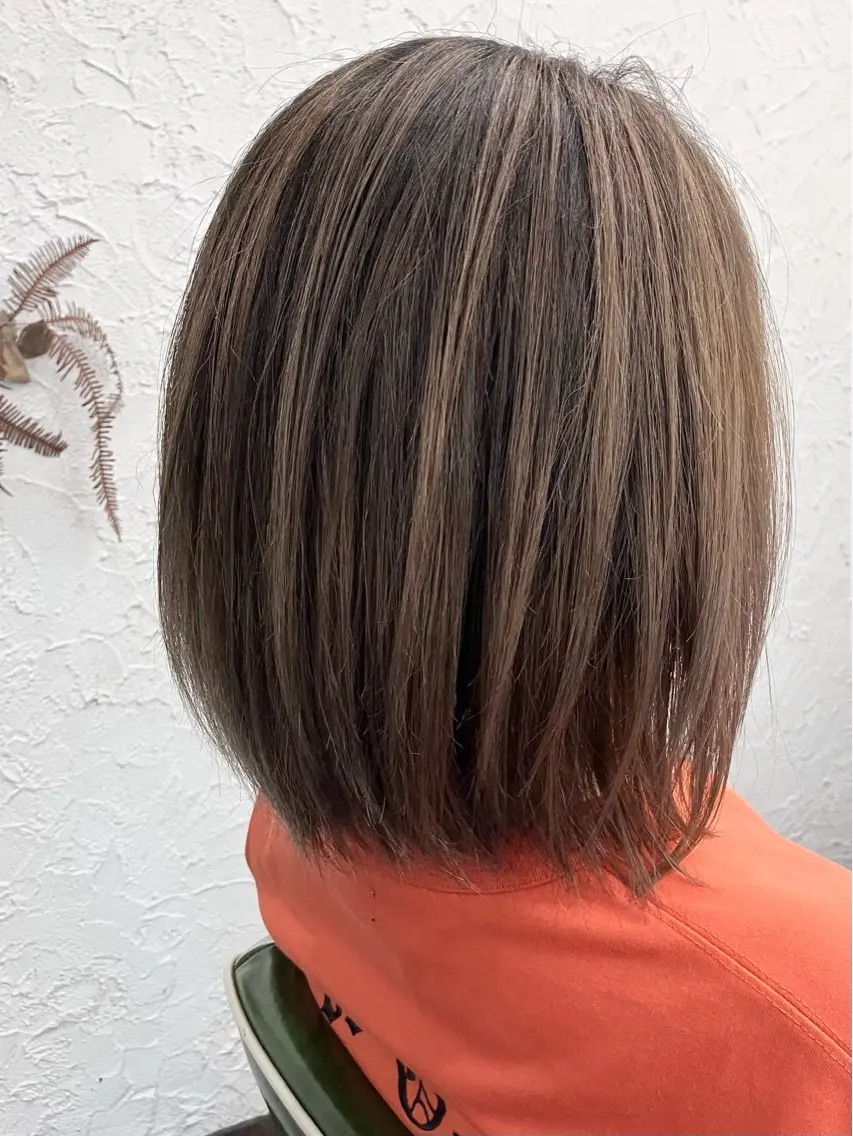 ミディアム ボブ ハイライト 髪質改善 レイヤーカット 縮毛矯正 カット ヘアカラー 末吉 慶多のヘアスタイル