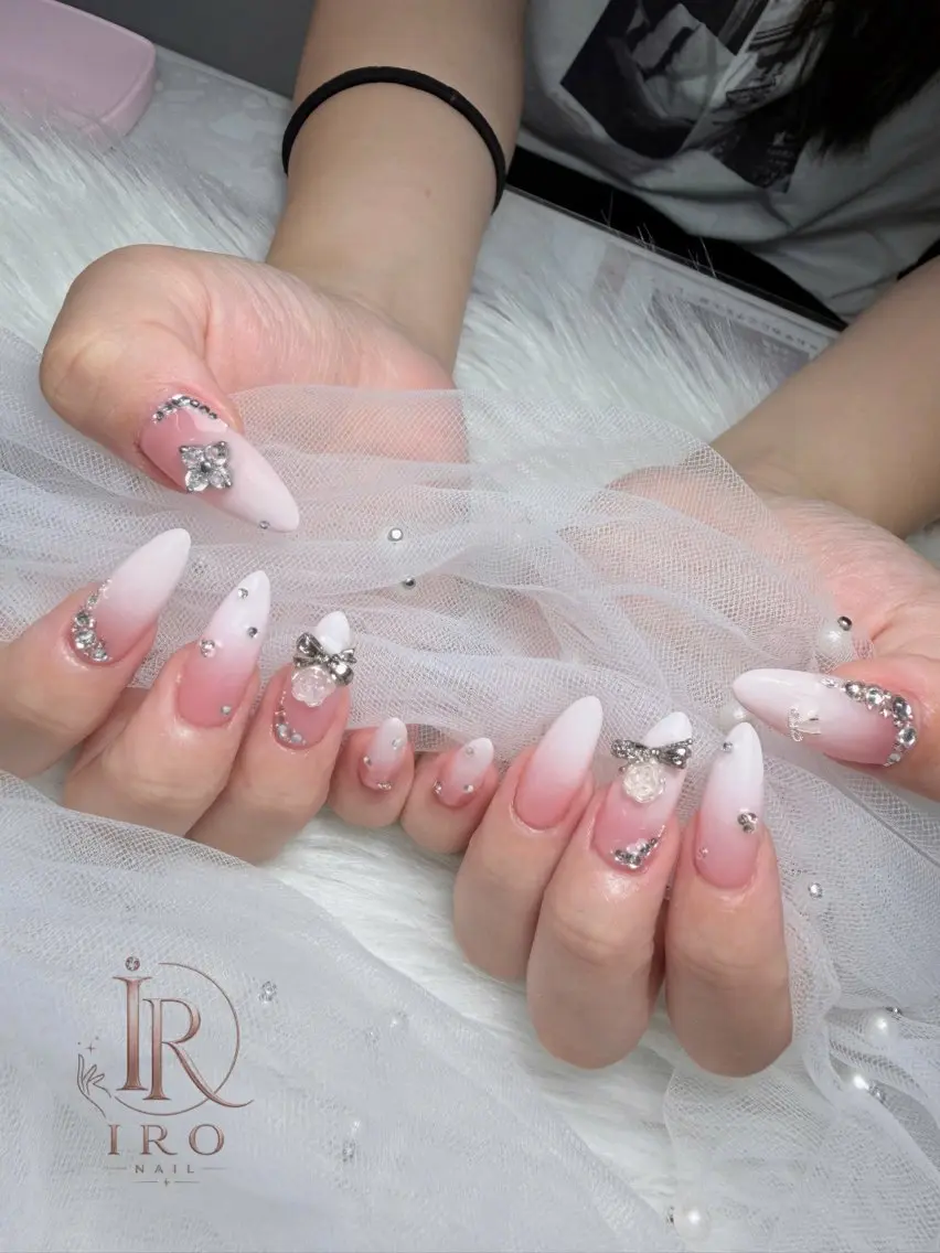 ネイル ハンドネイル IRO Nail Studioのネイルデザイン