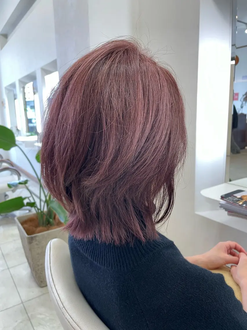 ミディアム カラー ボブレイヤー ピンクカラー ボブ レイヤーカット ヘアカラー いけだ ゆうのヘアスタイル