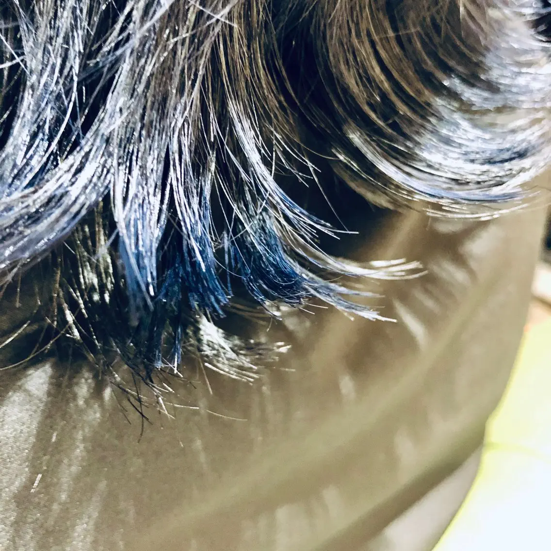 ミディアム カラー ブルーカラー カット ヘアカラー (kakko )のヘアスタイル