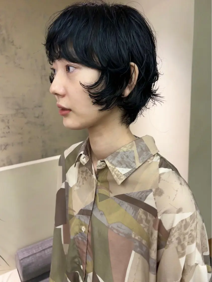ショート カラー パーマ 美空🐇 レイヤー / 透明感カラー🩰のヘアスタイル