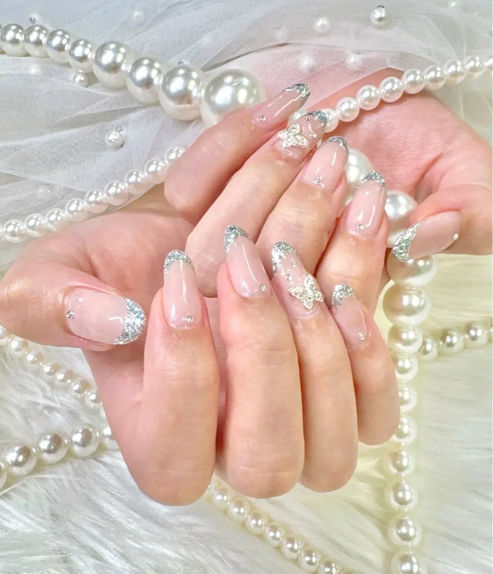 ネイル フットネイル フレンチネイル ジェルネイル ガラスフレンチ キラキラネイル ハンドネイル Queeens nailのネイルデザイン