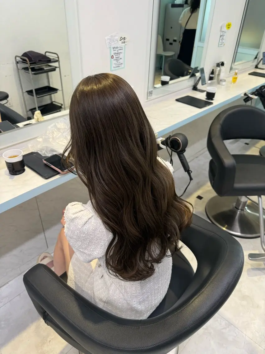 ロング カラー ヘアカラー 🤎モテ髪&透明感 ミルクティー🥣🤎のヘアスタイル
