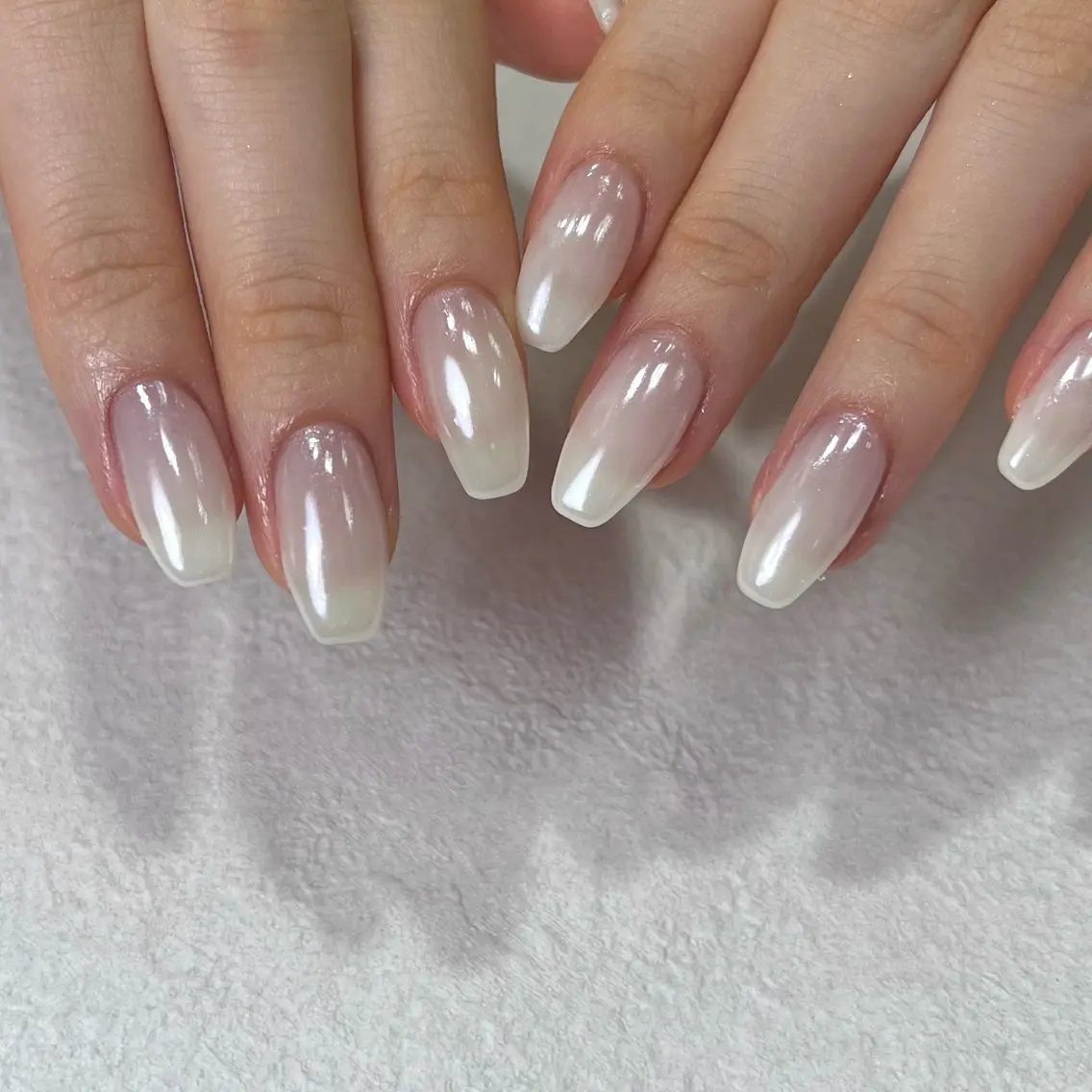 ネイル オーロラネイル グラデーション 韓国ネイル シンプルネイル ホワイト Para Sol nail　Maoのネイルデザイン