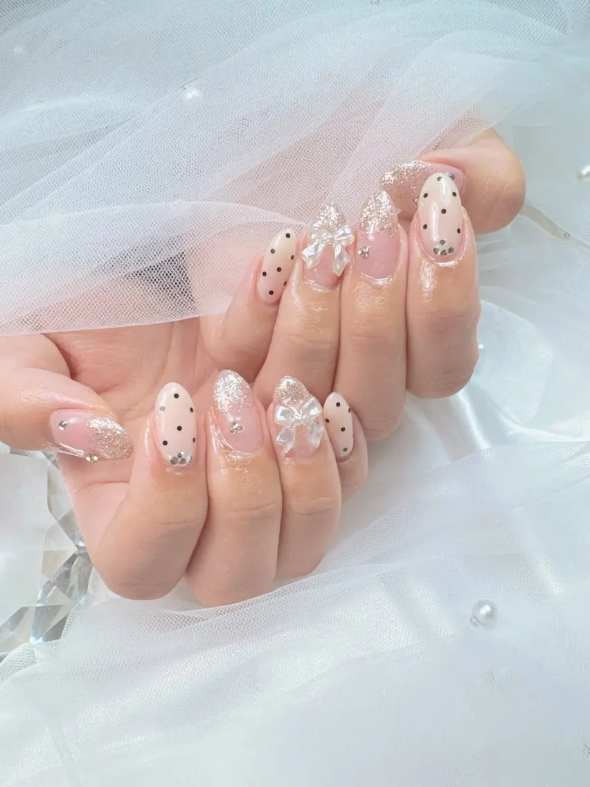 ネイル 長さ出し フットネイル ジェルネイル キラキラネイル ロングネイル ハンドネイル Queeens nailのネイルデザイン