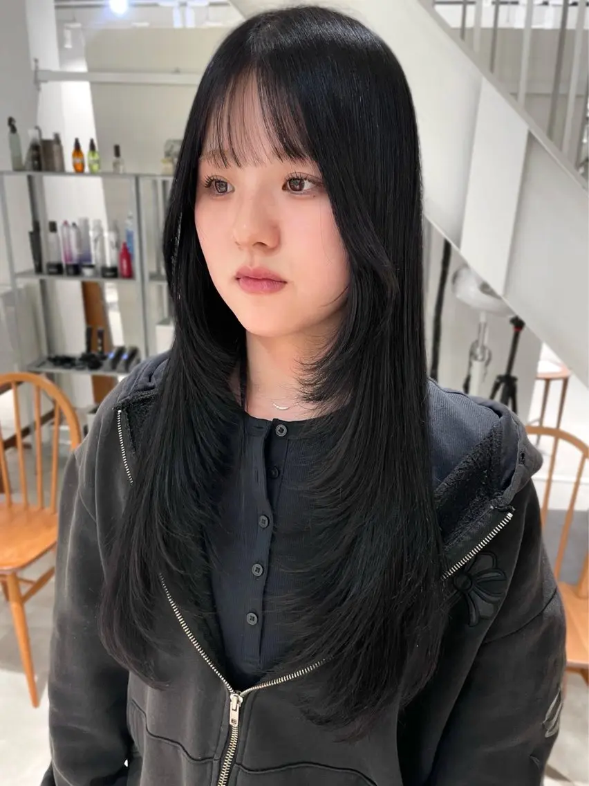 ロング カラー カット ヘアカラー 林 千聖のヘアスタイル
