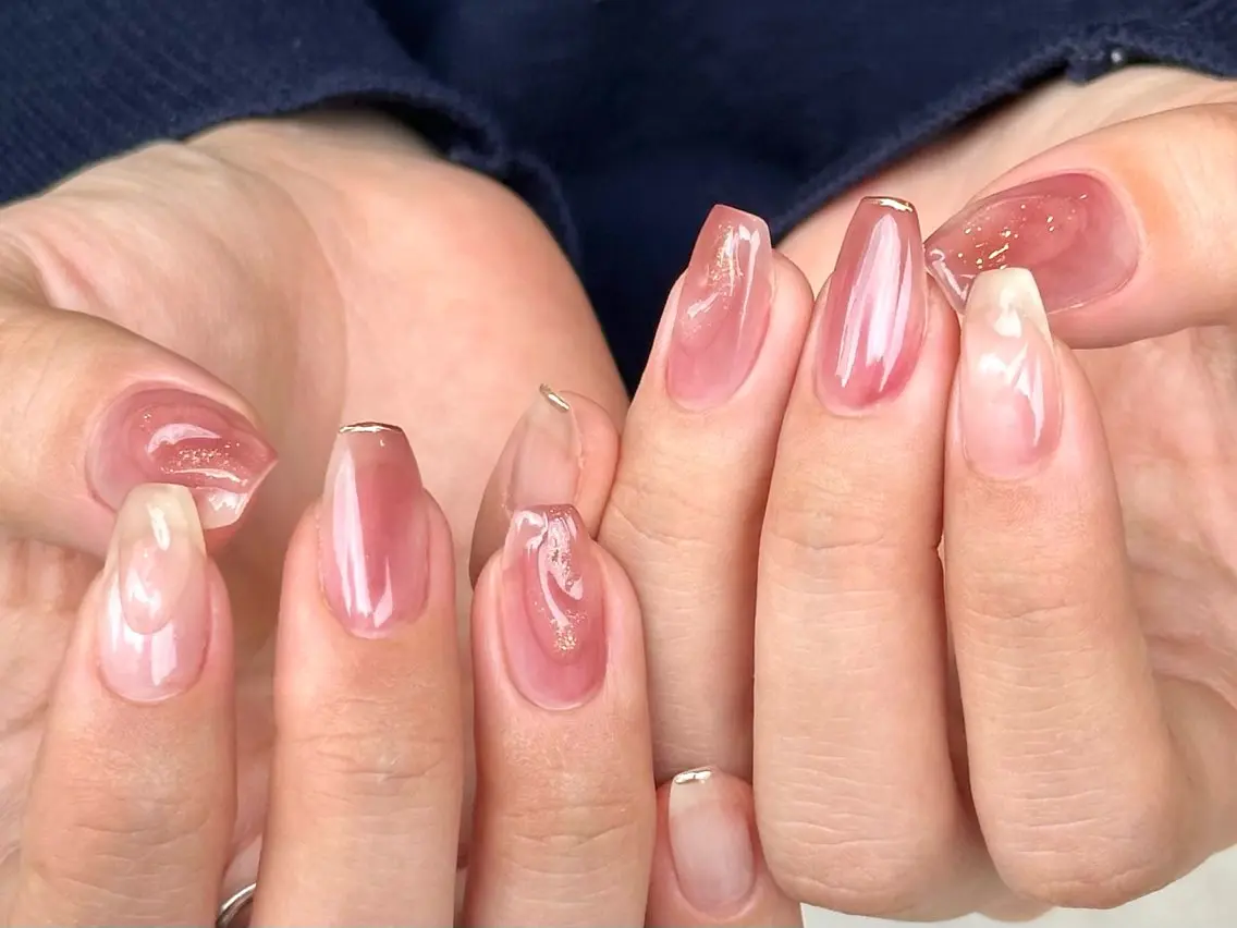 ネイル ニュアンスネイル aoi .のネイルデザイン