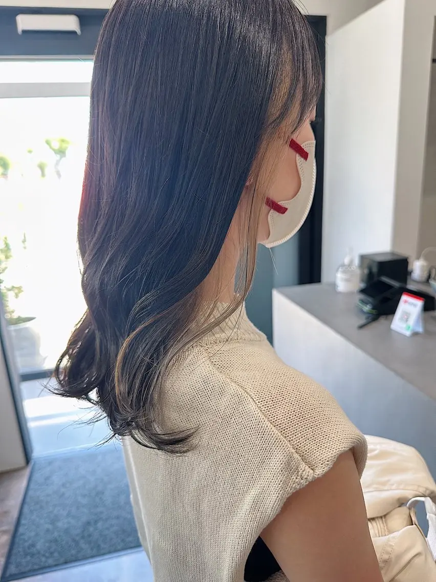 セミロング カラー 名倉 伽奈のヘアスタイル