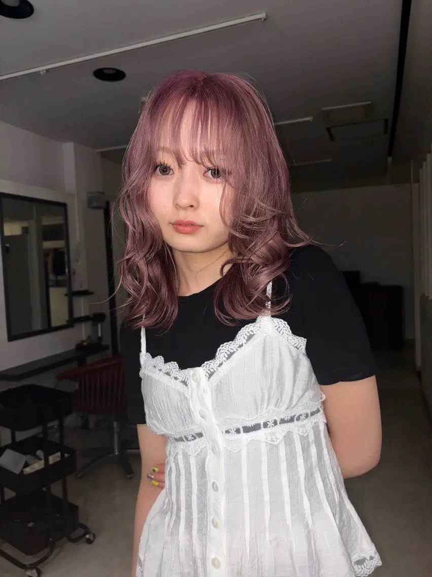 ミディアム ヘアカラー トリートメント NARVIS marinのヘアスタイル