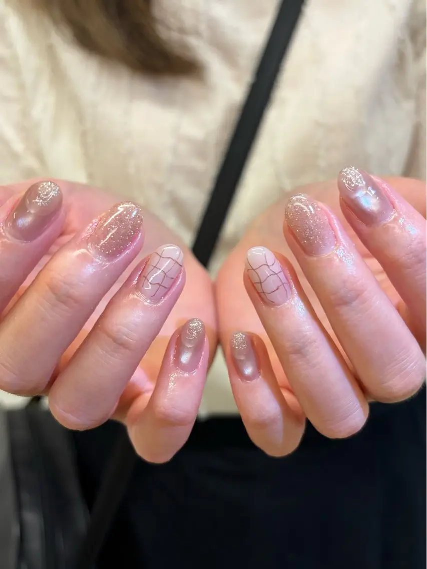 ネイル ジェルネイル マグネットネイル ニュアンスネイル パラジェル ハンドネイル ネイルサロン hotoriのネイルデザイン