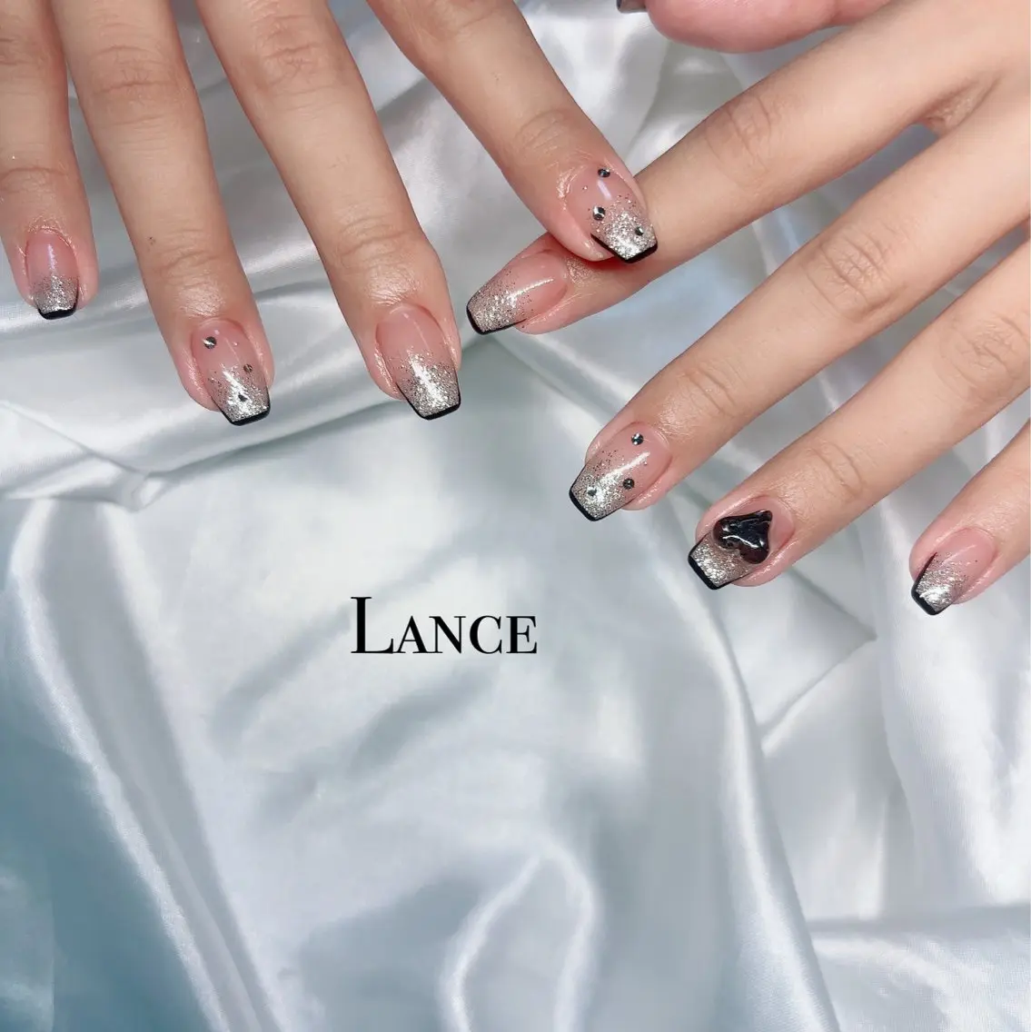 ネイル オーロラネイル フットネイル フレンチネイル キラキラネイル 韓国ネイル Lance nailのネイルデザイン