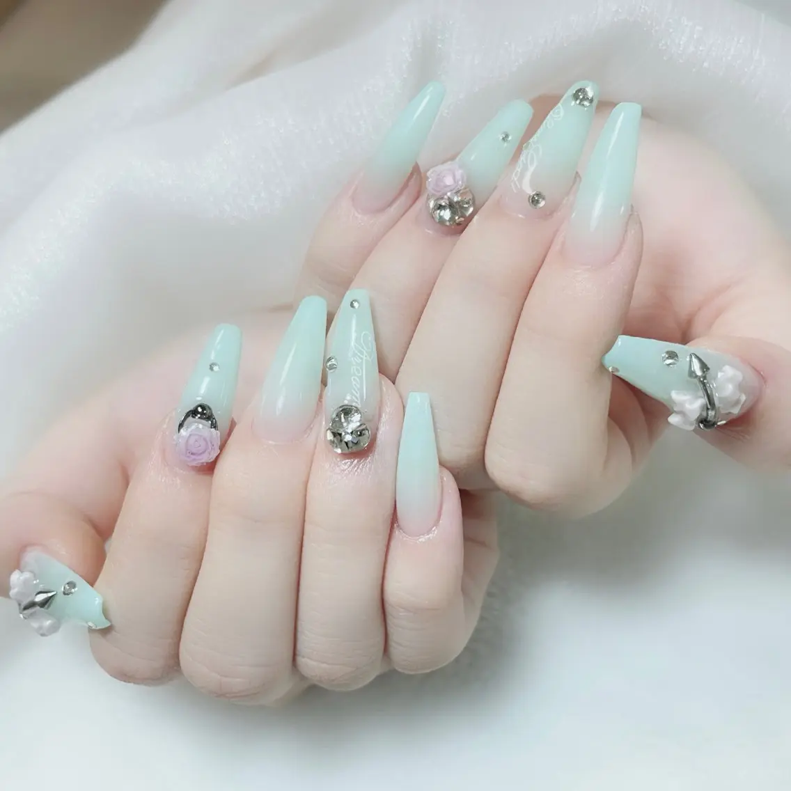 ネイル 持ち込み Amina nail salonのネイルデザイン