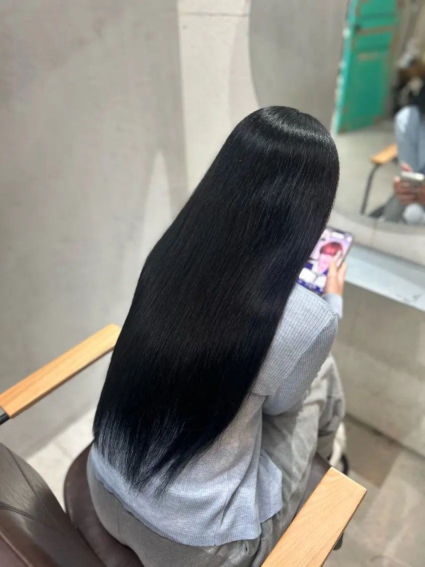 黒染め無し暗色カラー🖤＋シルクトリートメントサービスの写真