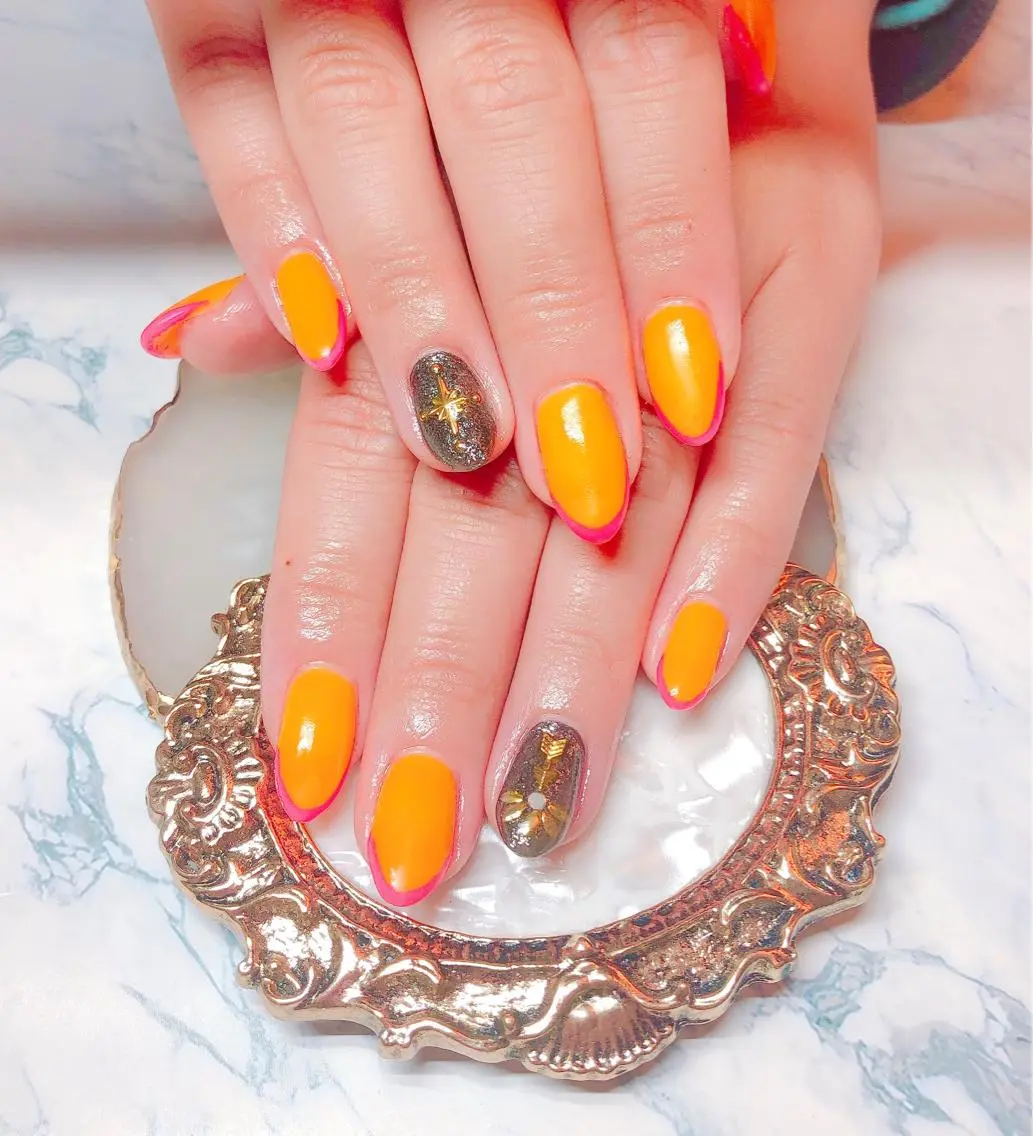 ネイル シンプルネイル CROWN プライベートサロンのネイルデザイン