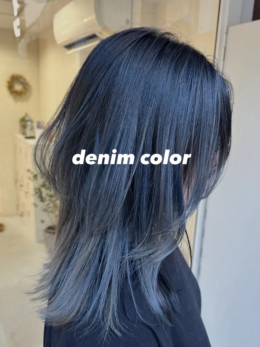 ミディアム カラー 黒髪 ブリーチ ブルーカラー ブルーブラック 透明感カラー 銀座/レイヤー ハイライト/MAMIのヘアスタイル
