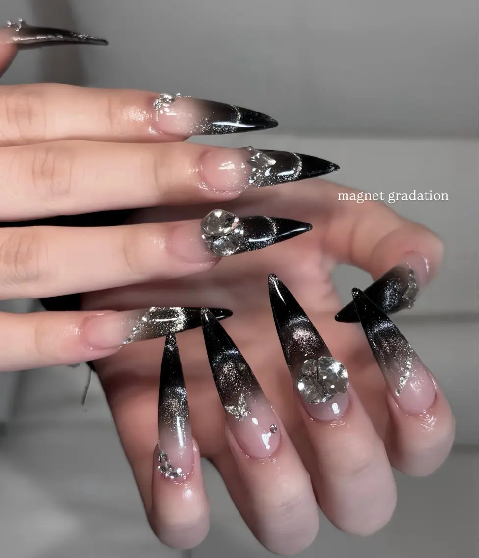 ネイル オーロラネイル チークネイル 桜ネイル クリアネイル ドット ハンドネイル Rin Nail 新大久保店のネイルデザイン