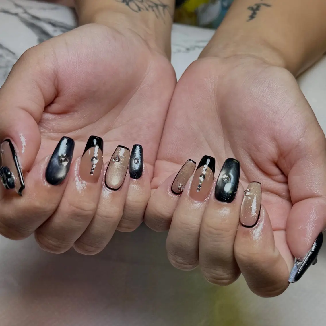 ネイル ドット ハンドネイル ハンドケア Hazuki nailのネイルデザイン