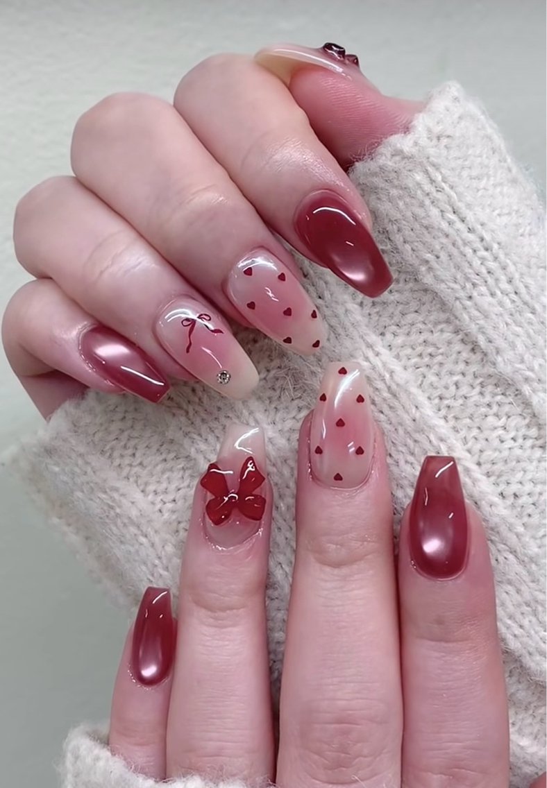 ネイル キラキラネイル 韓国ネイル ロングネイル マグネットネイル 持ち込み ハンドネイル MONE PINK  NAILのネイルデザイン