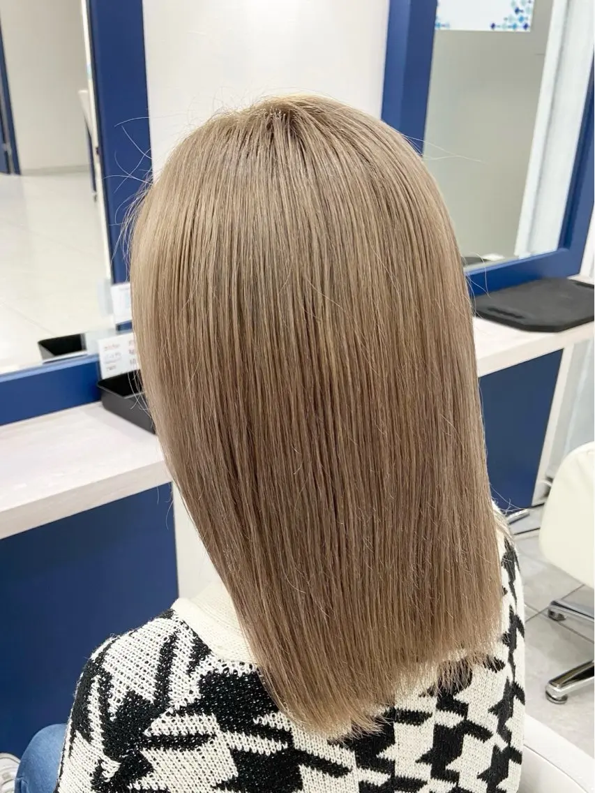 カラー ベージュカラー ミルクティーベージュ 💎Eleanor ニイナ💎のヘアスタイル