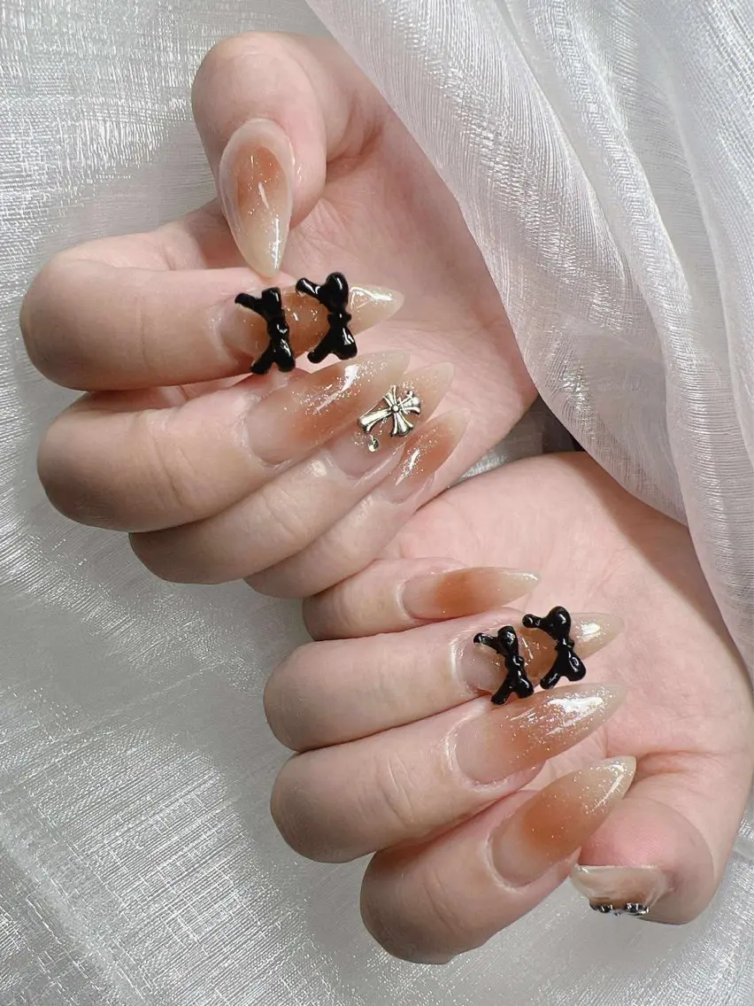 ネイル 長さ出し グラデーション 卒業式 キラキラネイル マグネットネイル ハンドネイル Lee Nailsのネイルデザイン