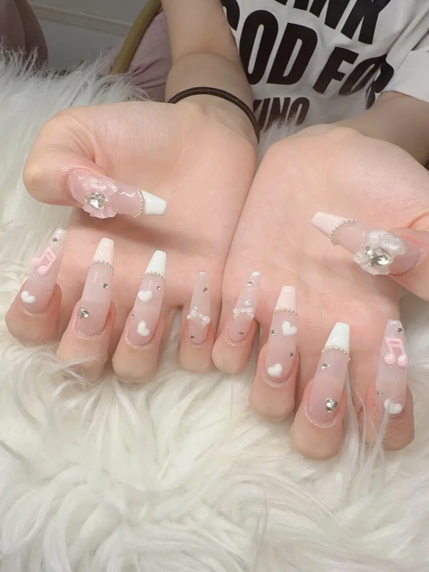 ネイル Lee Nailsのネイルデザイン
