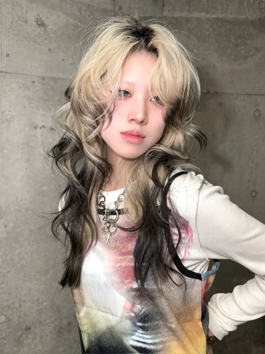 【🌈デザイン人気No.1🌈】ケアブリーチ1回+デザインカラー+2stepトリートメントの写真