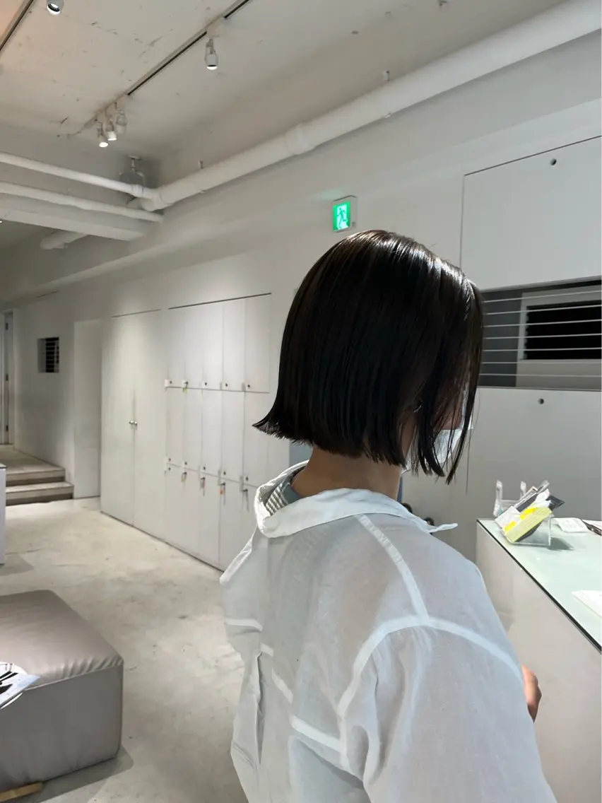 ミディアム Louwe 小島のヘアスタイル